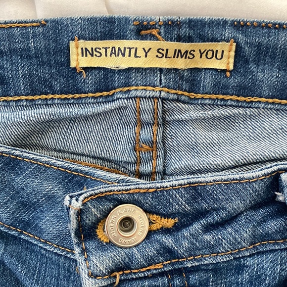 VF jeanswear - instantly slims you! - Picture 4 of 5